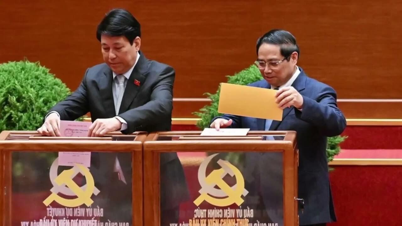 Vì sao lại có người chê ông Phạm Minh Chính tơi tả và khen TBT hết lời?