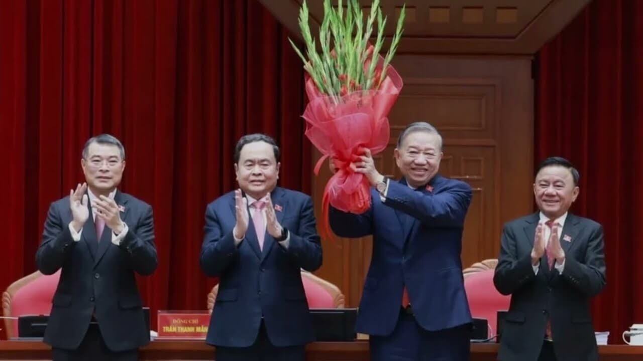 TBT Tô Lâm &  Lê Minh Hưng điềm nhiên với tham vọng Kỷ nguyên mới! tung bài gì đây?