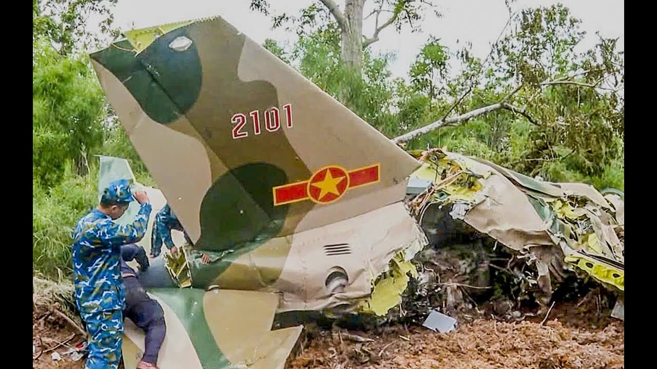 Khiếp vía! Máy bay quân sự Việt Nam lại rơi!