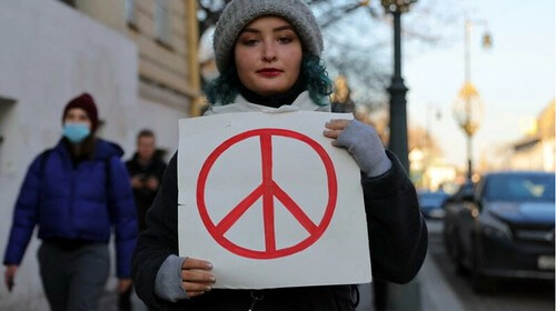 Dân Nga và dân Ukraine phản đối chiến tranh và chiếm đóng | Vietnam Fraternité