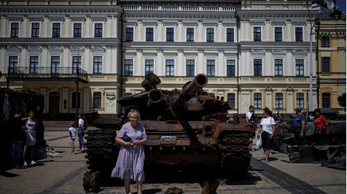 Điểm báo Pháp - Nga rơi vào thế thủ ở Ukraine | Vietnam Fraternité