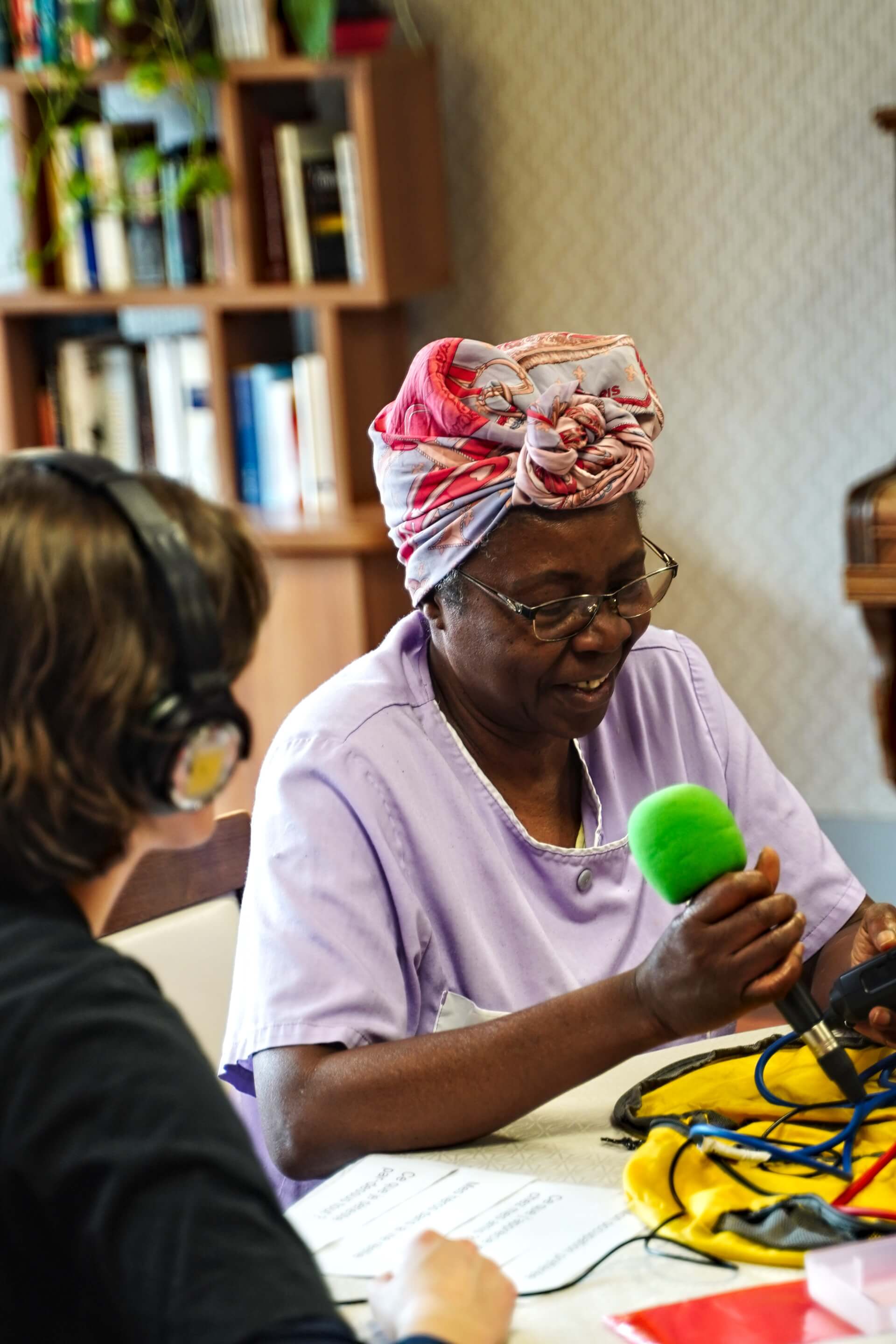 Invisibles, indispensables : Est ce que le métier d'ASH est bien payé ? [EXTRAIT] | Radio activite