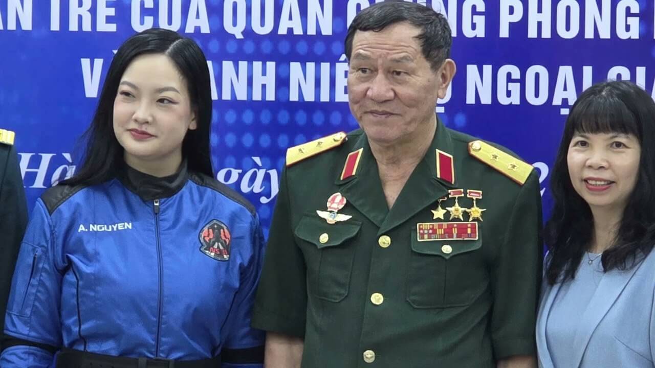 Việt Nam sẽ thành cường quốc vũ trụ? Hai người Việt bay vào vũ trụ nói chuyện lý thú!