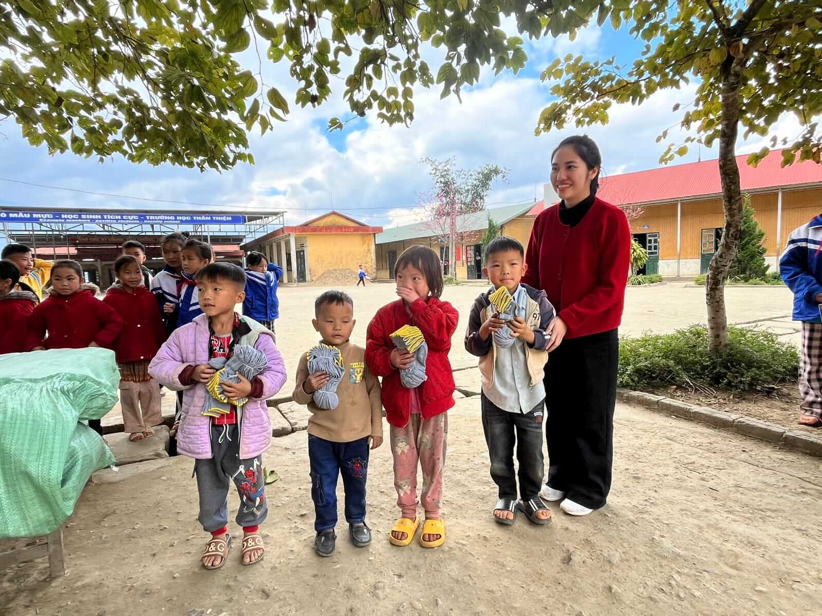 - | Sourires d'Enfants