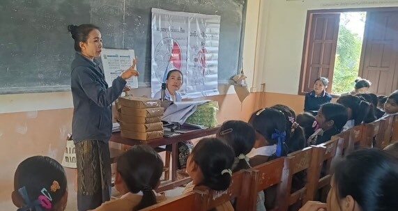 Laos - Formation et sensibilisation hygiène féminine | Sourires d'Enfants