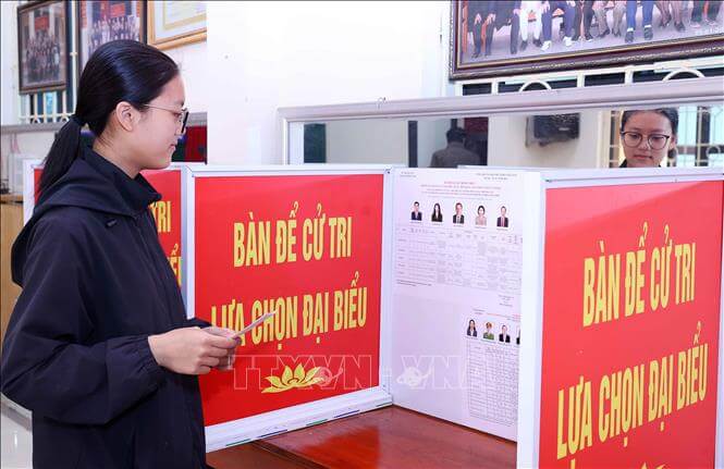 Bầu cử Quốc hội chỉ là mặt nổi của cuộc sắp xếp quyền lực nội bộ | Vietnam Fraternité