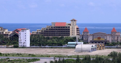 Cho người nước ngoài 'núp bóng' tại vị trí nguy hiểm | Vietnam Fraternité