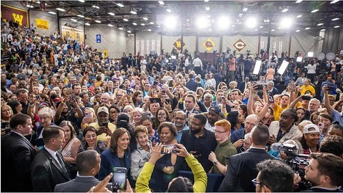 Điểm báo Pháp - Thách thức của bà Kamala Harris | Vietnam Fraternité