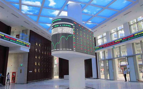 "Trứng" vỡ, người chết, thắt chặt dây lưng quần | Vietnam Fraternité