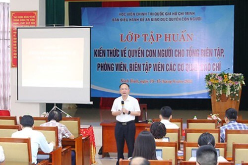 Tập huấn về quyền con người cho các Ban biên tập báo chí | Vietnam Fraternité