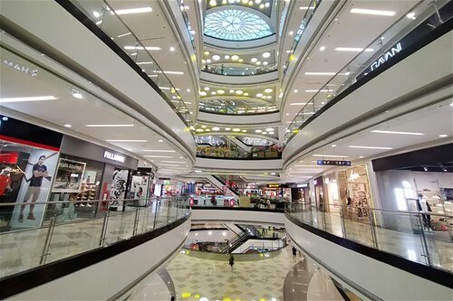 Doanh nghiệp 'lâm nguy' vì ế ẩm, chủ cho thuê cũng lao đao | Vietnam Fraternité