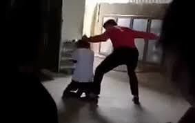 Thầy đánh trò, trường buộc trò mua sách | Vietnam Fraternité