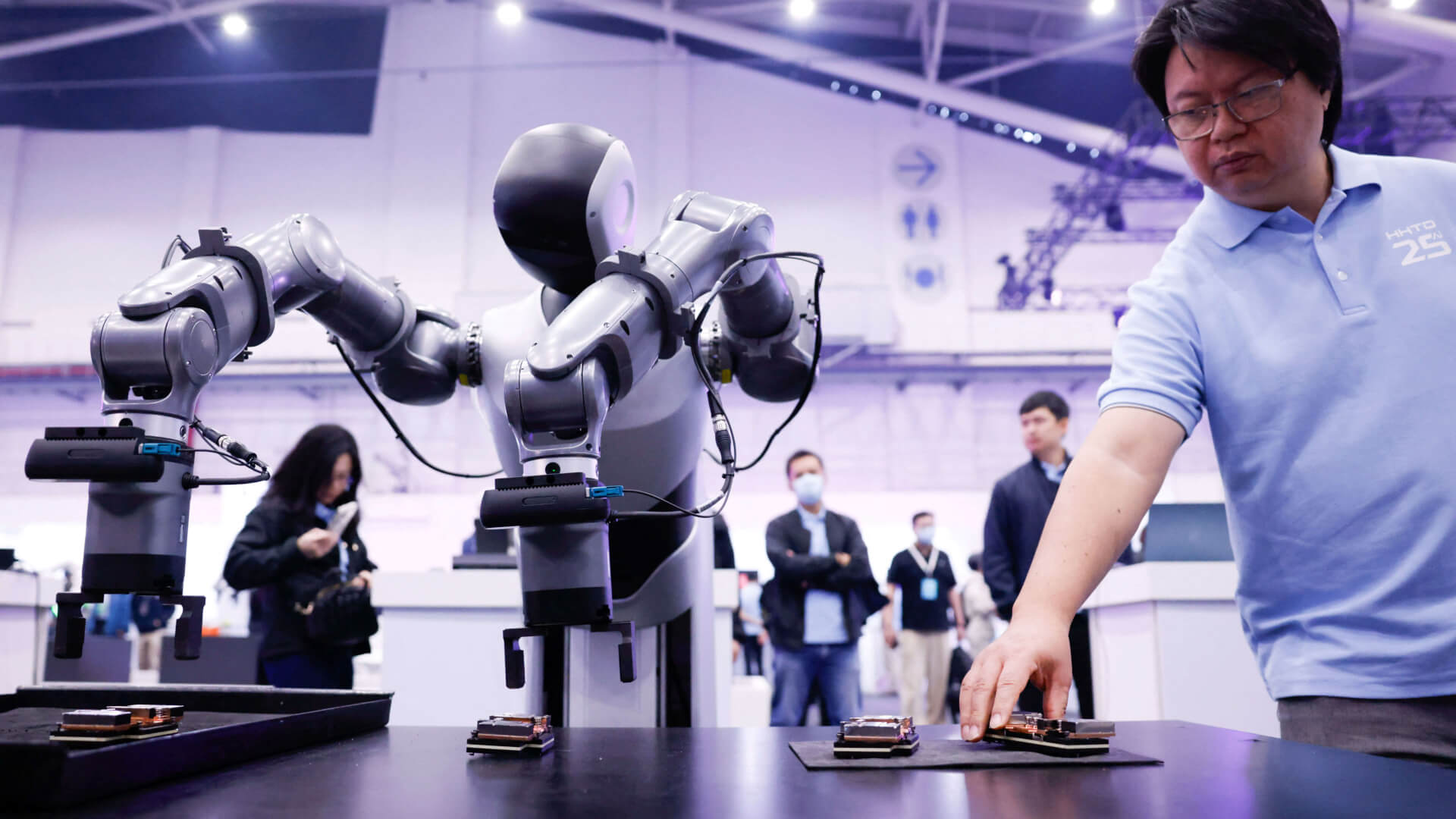 Eo Hormuz đóng cửa ngầm đe dọa ngành công nghiệp bán dẫn Đài Loan | Vietnam Fraternité