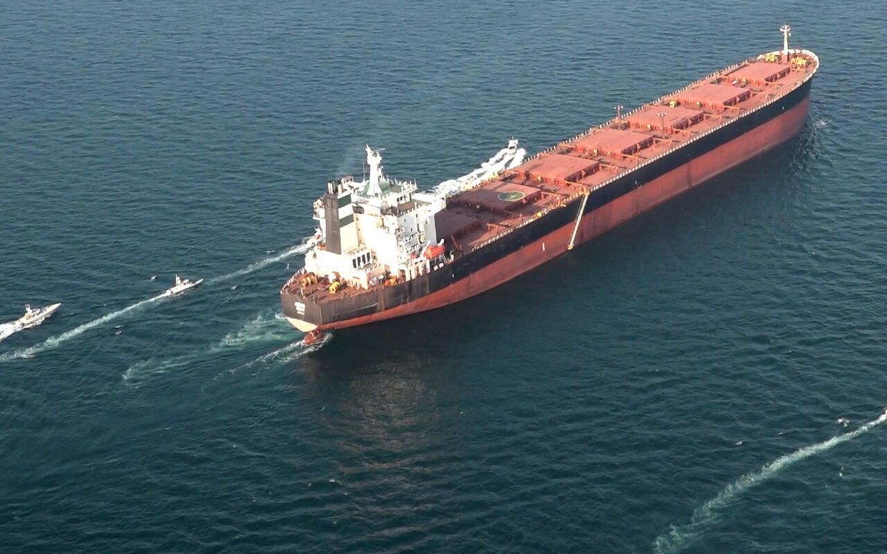 Ẩn số chung quanh việc mở lại eo biển Hormuz | Vietnam Fraternité