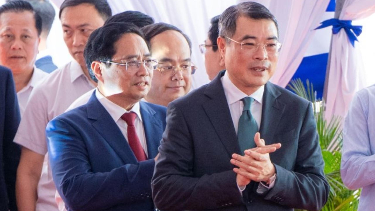 Kì lạ Thủ Chính! Về hưu rồi vẫn đi làm, làm thủ Hưng bối rối! Ra đường bắt tay lia lịa!