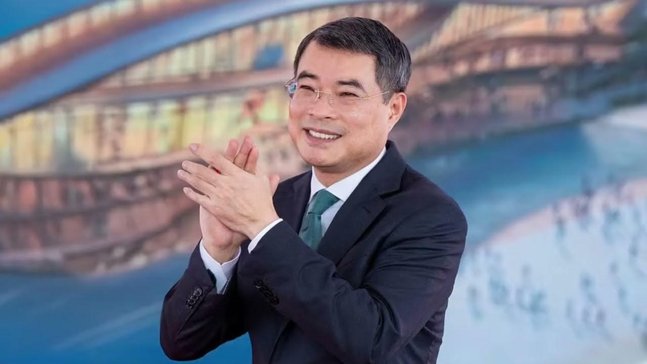 Quá sửng sốt! Trung Quốc nhận xét về lý lịch của TT Lê Minh Hưng?