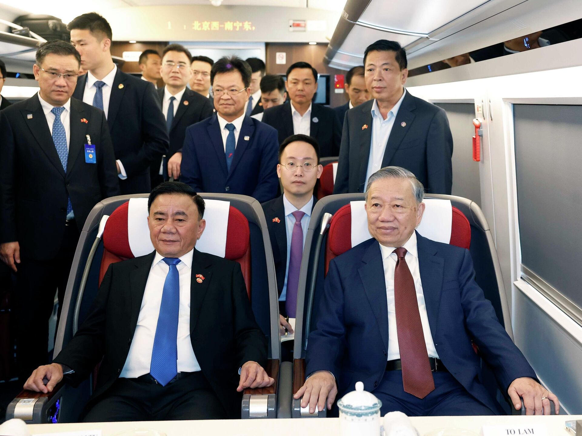 Ký với Đức nhưng thử tàu cao tốc Trung Quốc, Việt Nam toan tính gì ? | Vietnam Fraternité