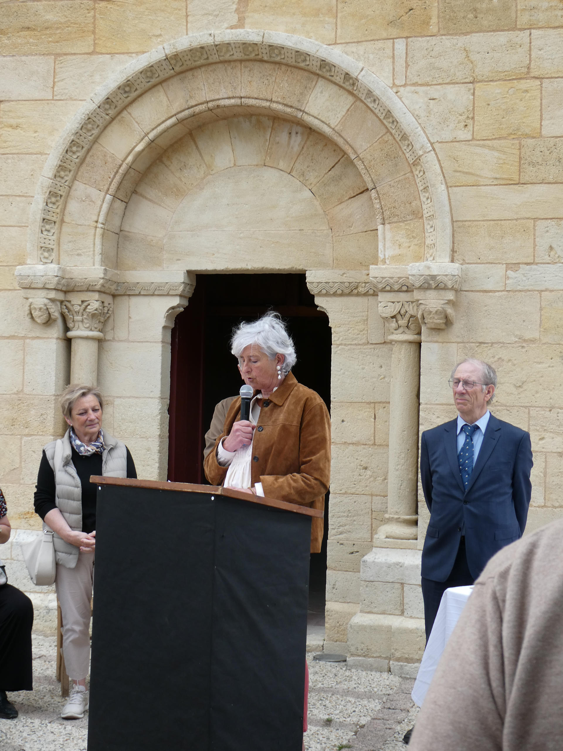 Sylvie Dufranc représentant Christian Auney président de l'association | Association des Amis de l'Eglise Saint Jean d'Etampes de La Brède