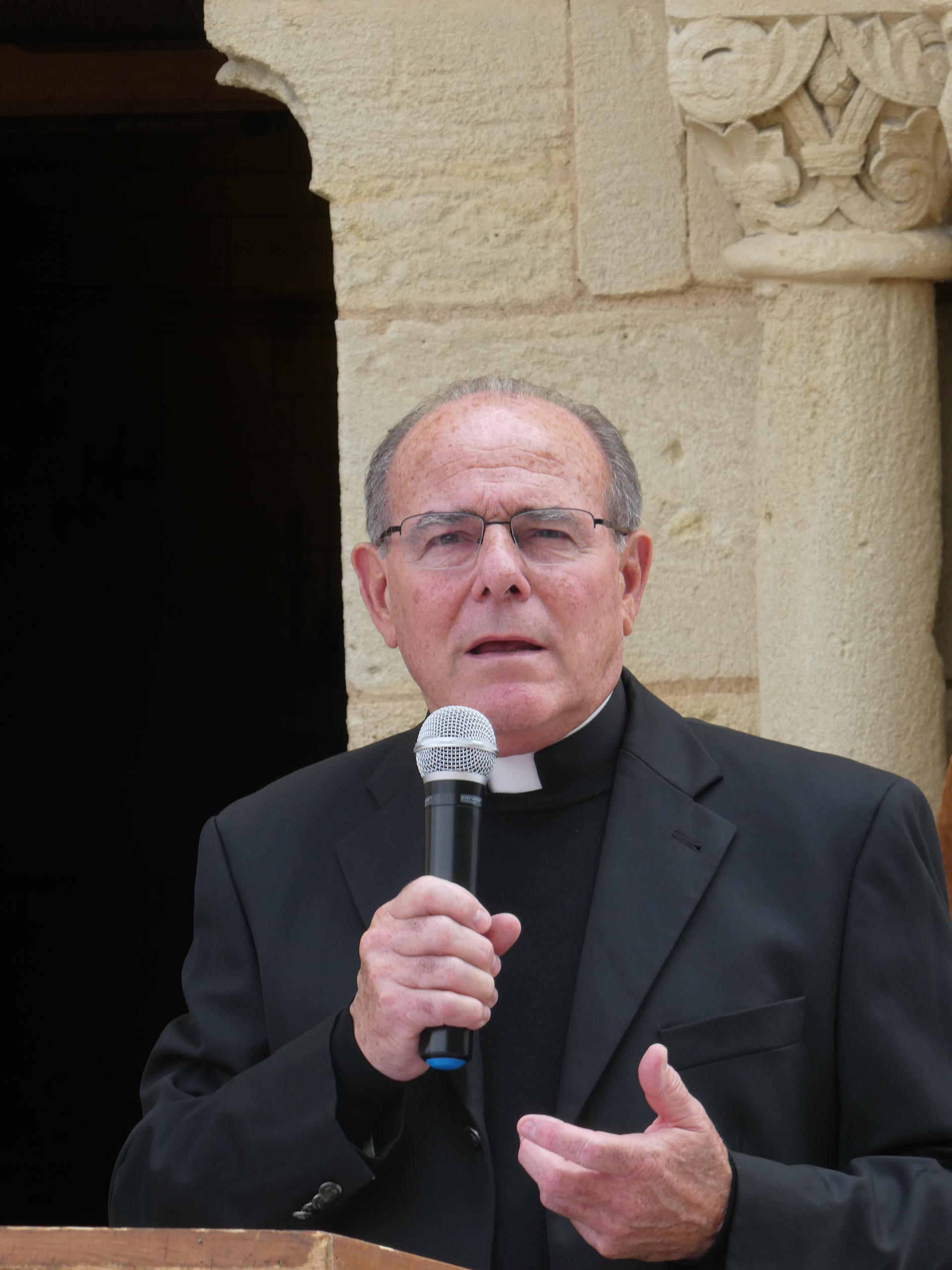 abbé Thierry Gouze curé | Association des Amis de l'Eglise Saint Jean d'Etampes de La Brède