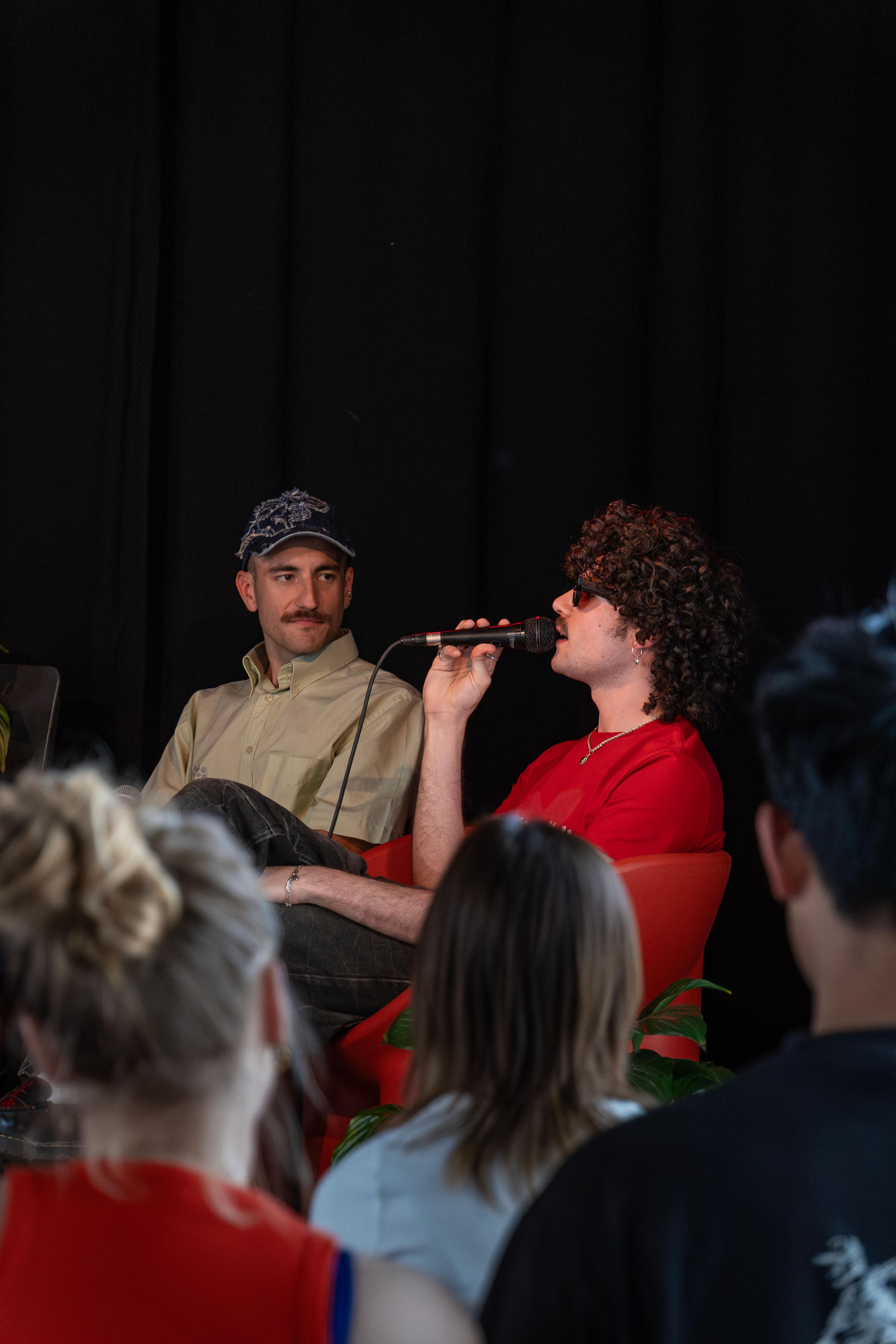Regards croisés entre James Baker et Beca | TACK