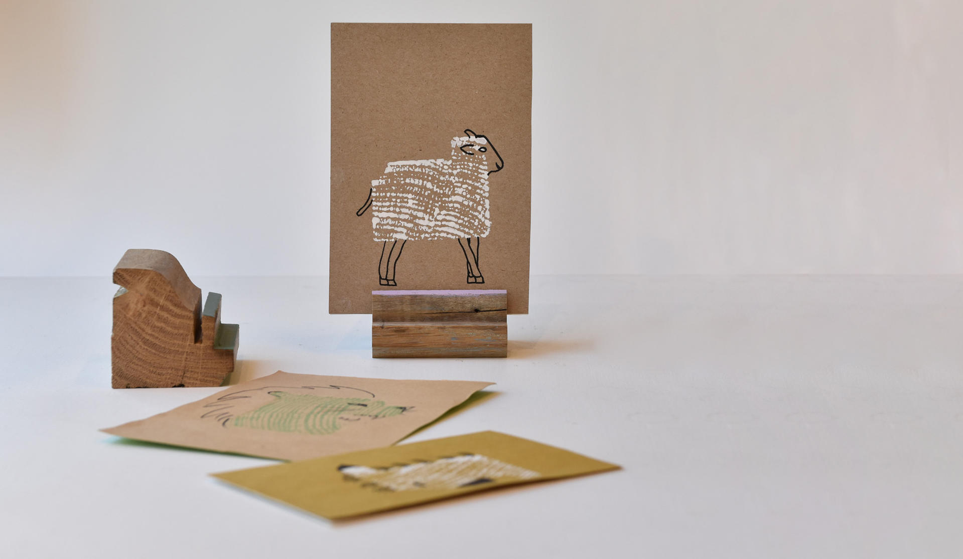 ATELIER bois & graphisme / Carte empreinte +porte-carte / 15€ | La Venelle