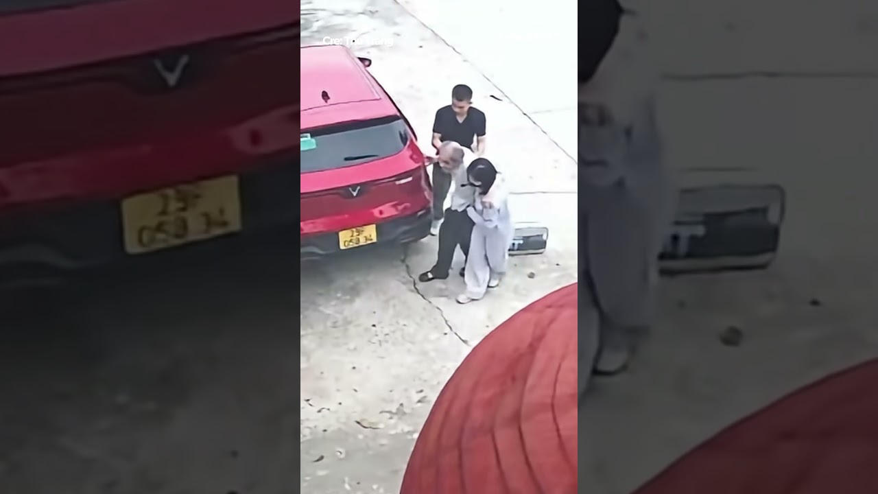 Đáng thương vô cùng: Cụ ông già yếu bị con gái bỏ lại ở chùa Đồng, Hải Phòng