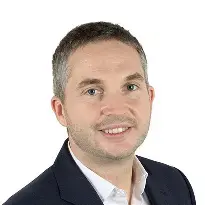 SIMON UZENAT