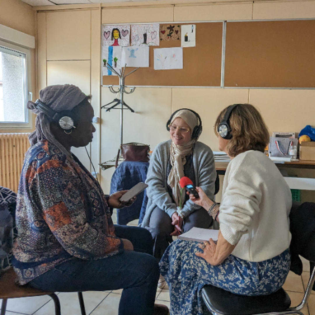 Radio Cath' : Micro-trottoir - "Le secours catholique, ça m'apporte de la force | Radio activite