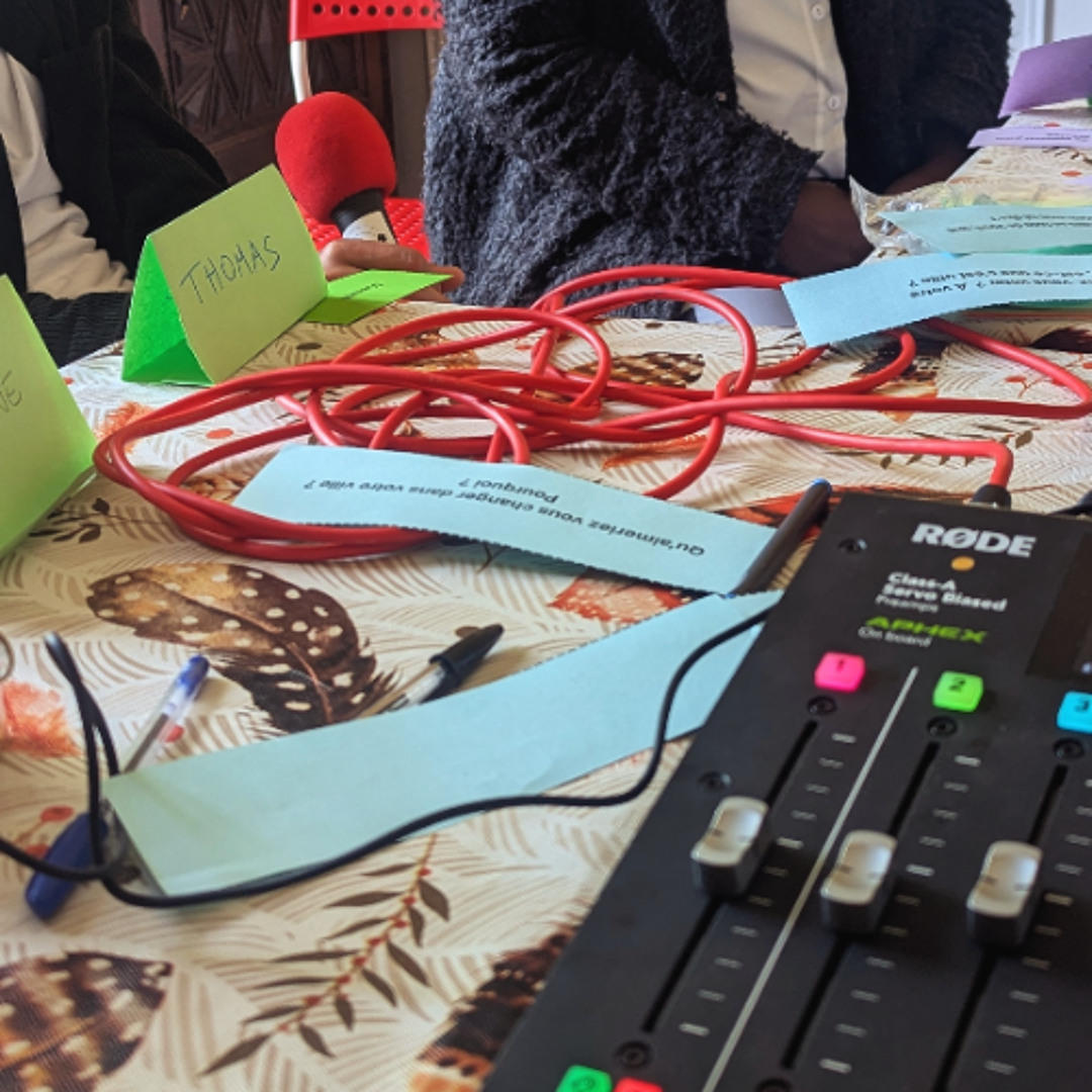 Radio Cath' : Micro-trottoir - "Voter, ça ne sert à rien" | Radio activite