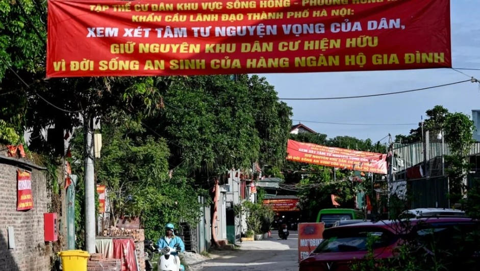 Người dân Hà Nội phản đối phá nhà, thu hồi đất làm dự án Trục đại lộ cảnh quan sông Hồng | Vietnam Fraternité