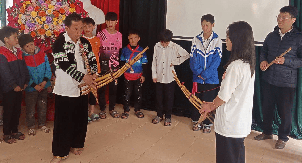 Vietnam - Fête de fin d'année scolaire | Sourires d'Enfants