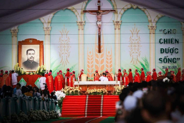 Lần đầu tiên Lễ tuyên phong Chân phước được tổ chức tại Việt Nam | Vietnam Fraternité