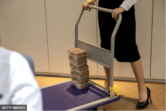 Lãi suất tăng hai con số, tiền gửi ngân hàng vượt mốc 10 triệu tỷ đồng | Vietnam Fraternité