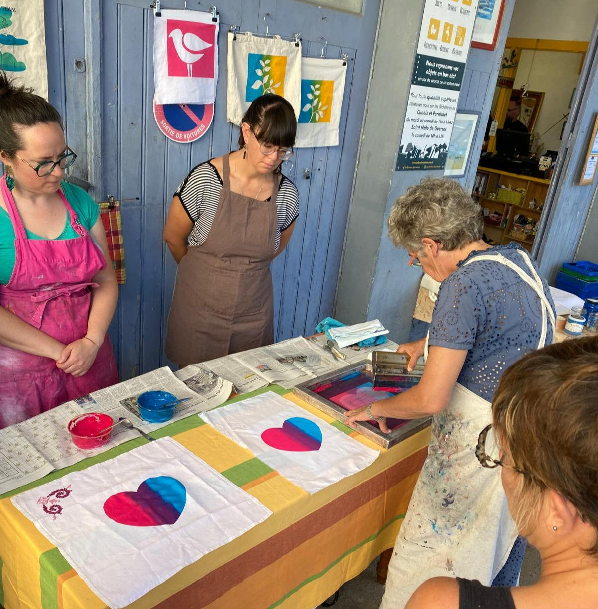 les ateliers créatifs de la recyclerie Au Bonheur des Bennes sont ouverts à toutes et à tous