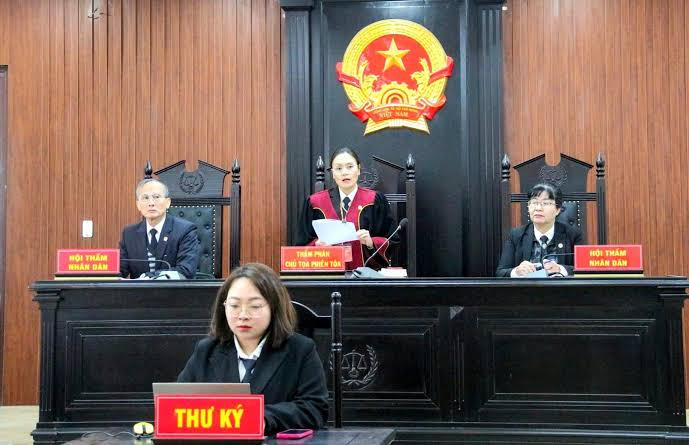 Hè : Công an và tòa án Việt Nam bắt và xử tù không ngơi nghỉ : | Vietnam Fraternité