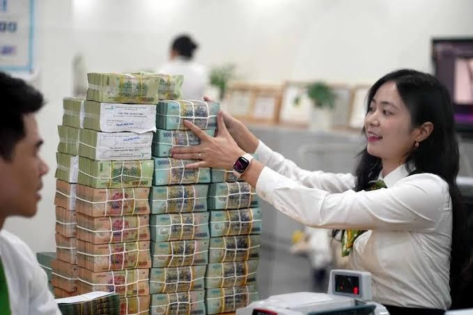 Thấy gì khi Vingroup cùng ba ông lớn muốn vay 1,7 triệu tỷ đồng ? | Vietnam Fraternité