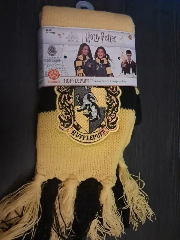 Echarpe Harry Potter neuve | Ch'amis pour la vie