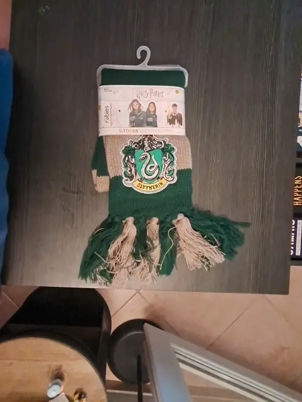 Echarpe Harry Potter neuve | Ch'amis pour la vie