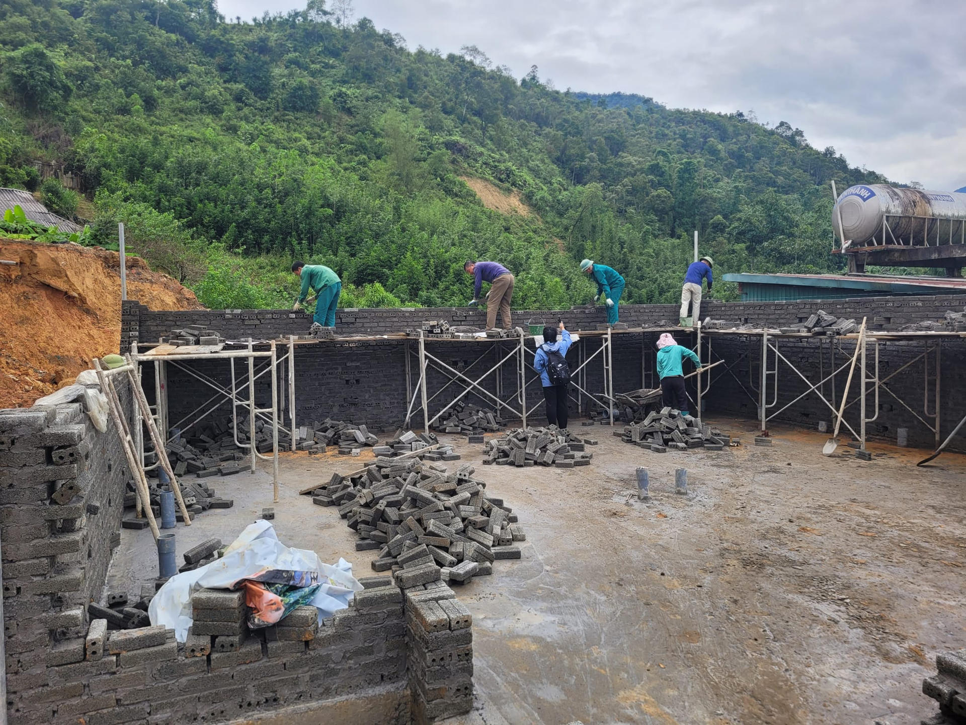 Construction de toilettes et de douches | Sourires d'Enfants