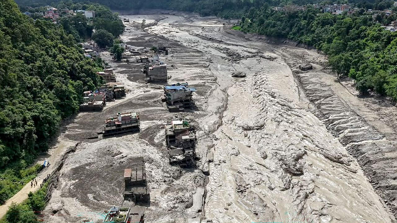 Những thiệt hai sau vụ lũ biên giới Nepal – Trung Quốc | Vietnam Fraternité