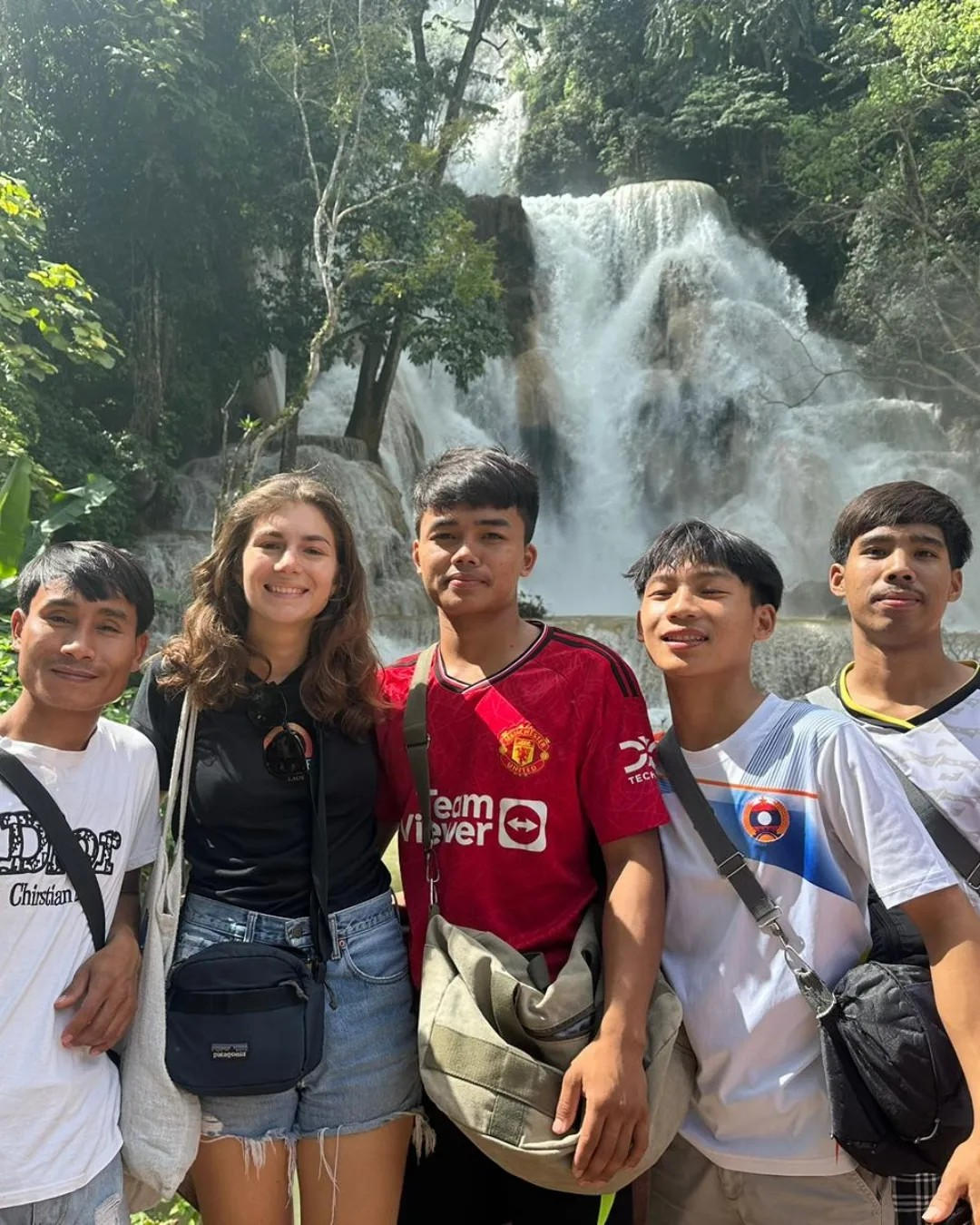 Des étudiants de NK Seeds aux cascades de Kuang Si