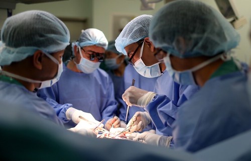 Thiếu thuốc và vật tư y tế, bệnh nhân đành ‘chịu chết’ | Vietnam Fraternité