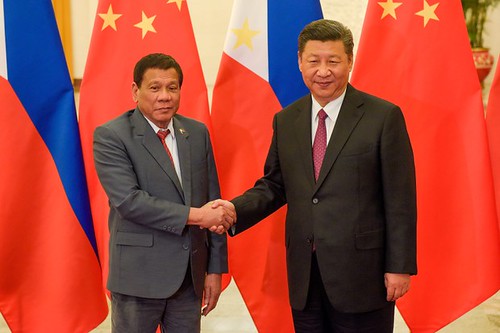 Tập Cận Bình có "ve vãn" được Philippines thông qua Duterte ? | Vietnam Fraternité
