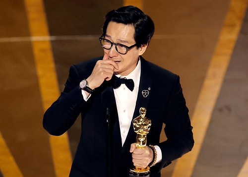 Ke Huy Quan : ‘Mẹ ơi, con vừa đoạt giải Oscar !’ | Vietnam Fraternité