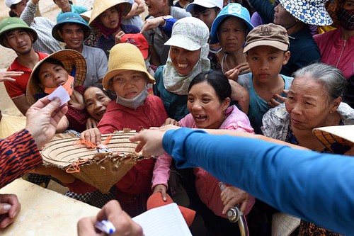 Võ Hoàng Yên có đi show này với anh không Hoài Linh ? | Vietnam Fraternité
